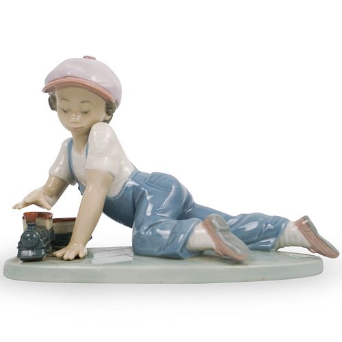 LLADRO ALL ABOARD FIGURINEDESCRIPTION  391ae1