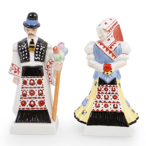 HEREND WEDDING PARTY FIGURINESDESCRIPTION: