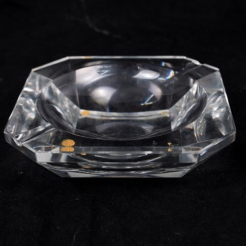 SIGNED CRYSTAL ASHTRAYDESCRIPTION: A