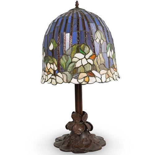 TIFFANY STYLE LILY PAD LAMPDESCRIPTION:
