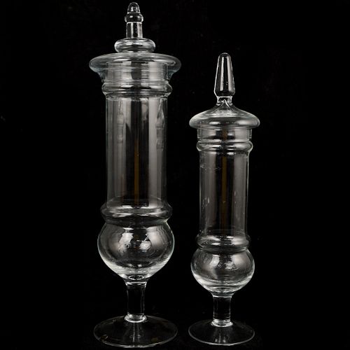 PAIR OF FOOTED GLASS URNSDESCRIPTION  391c77