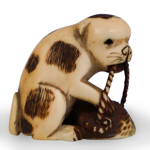 JAPANESE CARVED DOG NETSUKEDESCRIPTION: