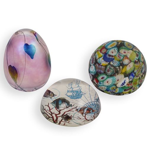 (3 PC) GLASS PAPERWEIGHT GROUPINGDESCRIPTION:(3