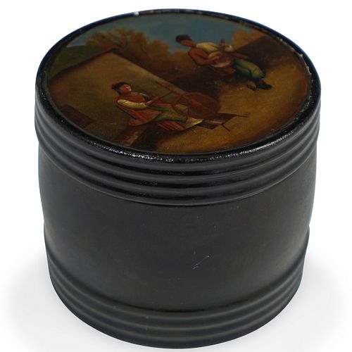 ANTIQUE RUSSIAN LACQUER BOXDESCRIPTION: