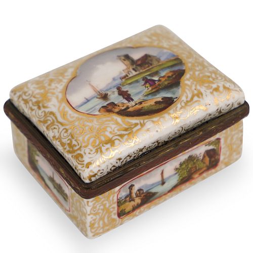 FRENCH SEVRES STYLE PORCELAIN BOXDESCRIPTION  392098