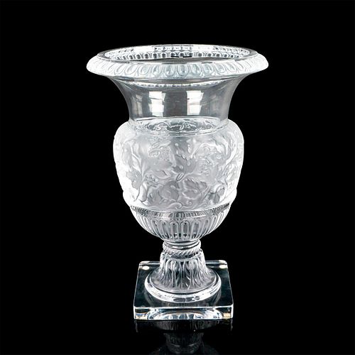 LALIQUE CRYSTAL FOOTED VASE, VERSAILLESRemarkable