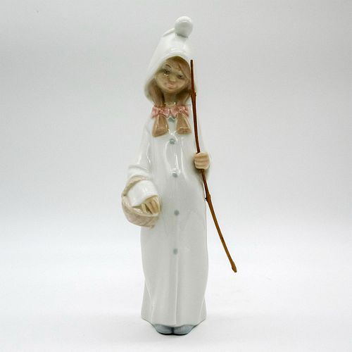 GIRL WITH BASKET 1004678 LLADRO 394868