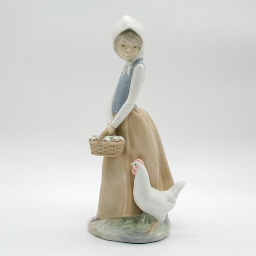 NAO BY LLADRO PORCELAIN FIGURINE  394890