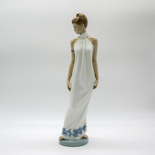 NAO BY LLADRO PORCELAIN FIGURINE, ELEGANCEGlossy