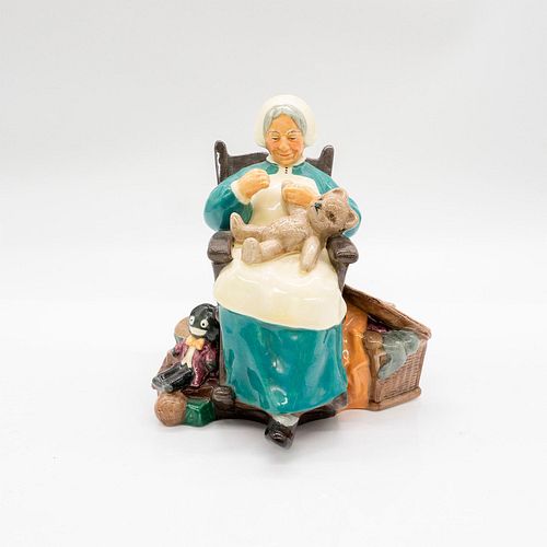 NANNY HN2221 - ROYAL DOULTON FIGURINEGlazed