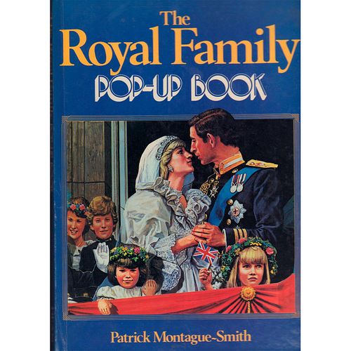 THE ROYAL FAMILY POP UP BOOKBy 394cb8