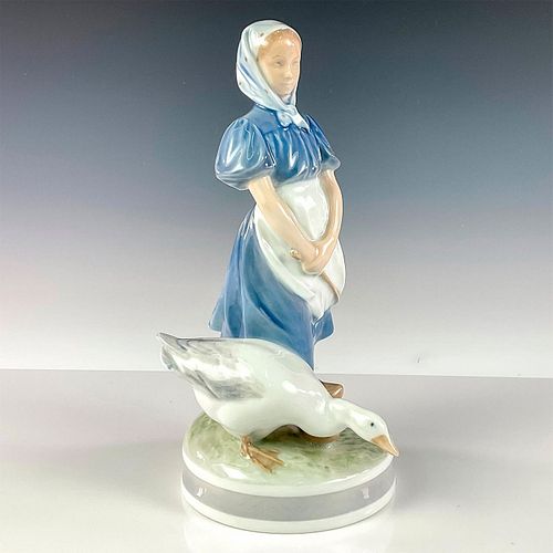 VINTAGE ROYAL COPENHAGEN FIGURINE  394d8d