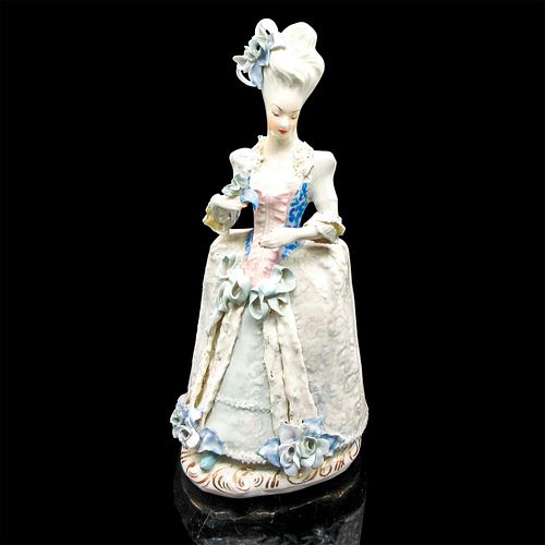 VINTAGE CORDEY PORCELAIN FIGURINEDepicts 394f5c