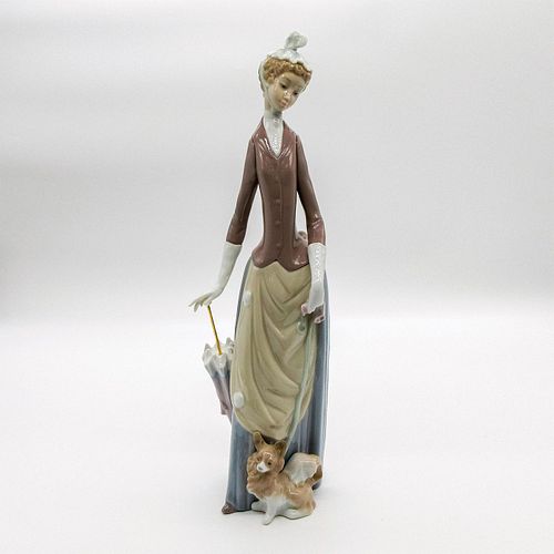 WOMAN WITH DOG 1004761 - LLADRO