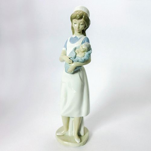 NAO BY LLADRO FIGURINE NURSE WITH 395354