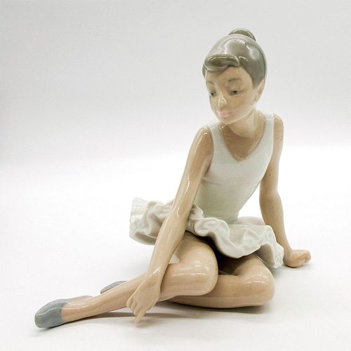NAO BY LLADRO FIGURINE SEATED 395355