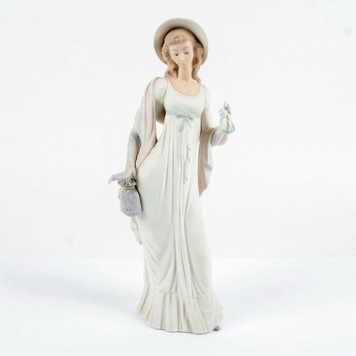 DAINTY LADY 1014934 LLADRO PORCELAIN 3957e5