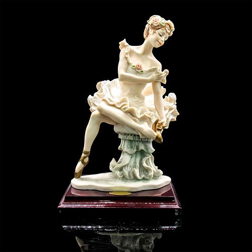 GIUSEPPE ARMANI FIGURINE IRINA 395821