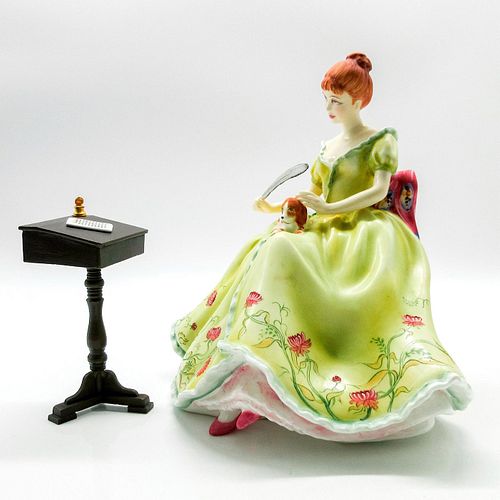 WRITING HN3049 - ROYAL DOULTON FIGURINEPretty