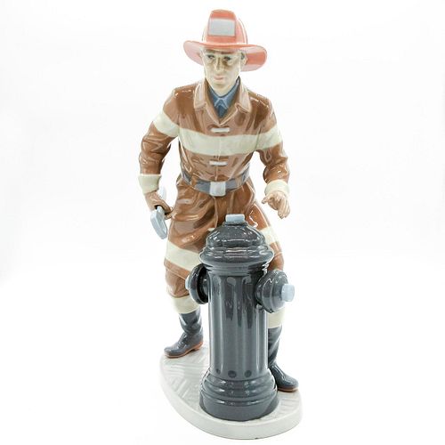 THE FIREMAN 1005976 - LLADRO PORCELAIN