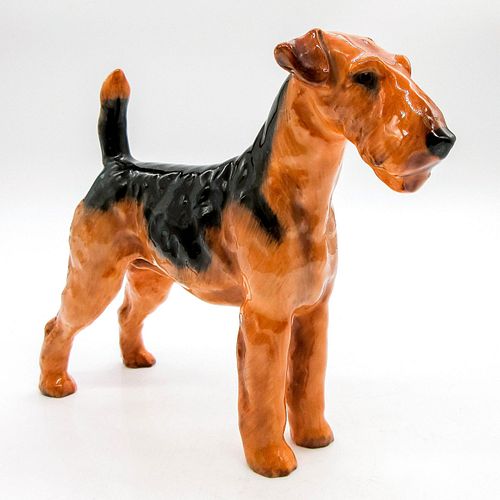 ROYAL DOULTON MEDIUM DOG FIGURINE  395ef5