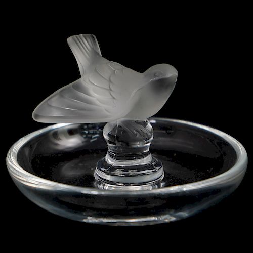 LALIQUE CRYSTAL PIN TRAYDESCRIPTION: