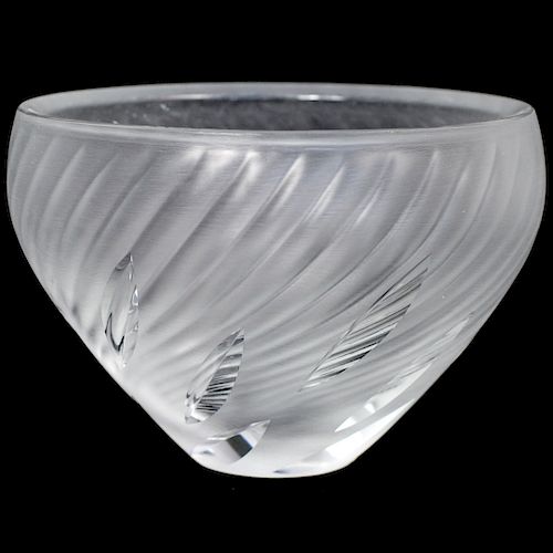 LALIQUE FROSTED CRYSTAL BOWLDESCRIPTION  3938e0