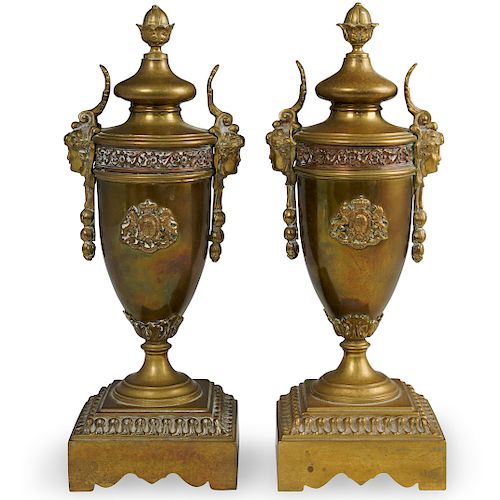 PAIR OF BRASS URN BOOKENDSDESCRIPTION  3939d1