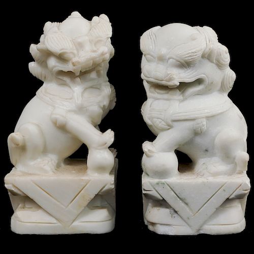 PAIR OF CHINESE WHITE MARBLE FOO