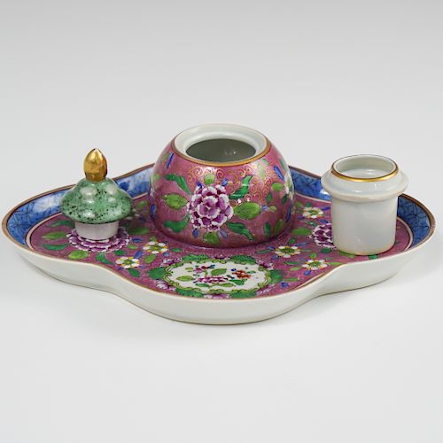 CARL THIEME DRESDEN PORCELAIN INKWELLDESCRIPTION: