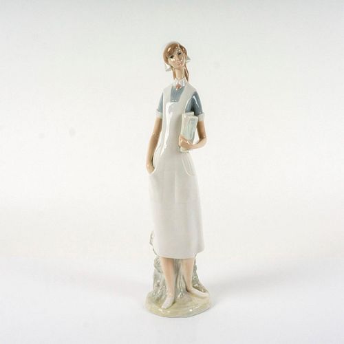 NURSE 1004603 - LLADRO PORCELAIN FIGURINEGlossy