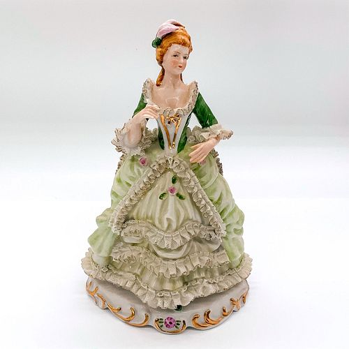 VINTAGE CERAMIC FIGURINE WOMAN 39405d