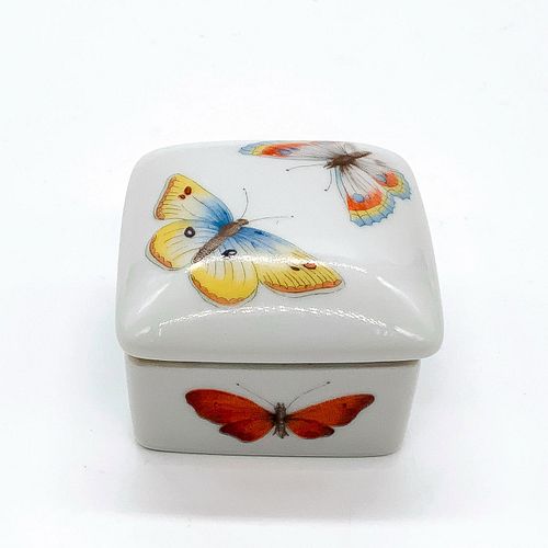LIMOGES PORCELAIN CHARM BOX WITH 3942b4