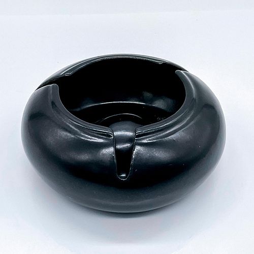 VINTAGE VOHANN HOODWINK BLACK POTTERY