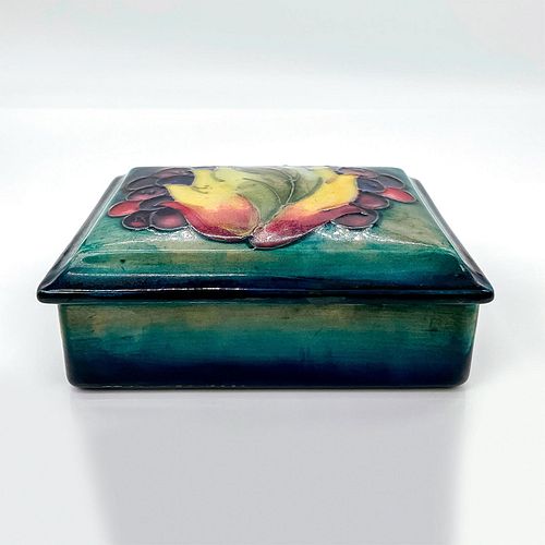 MOORCROFT POTTERY LIDDED DECORATIVE 394549