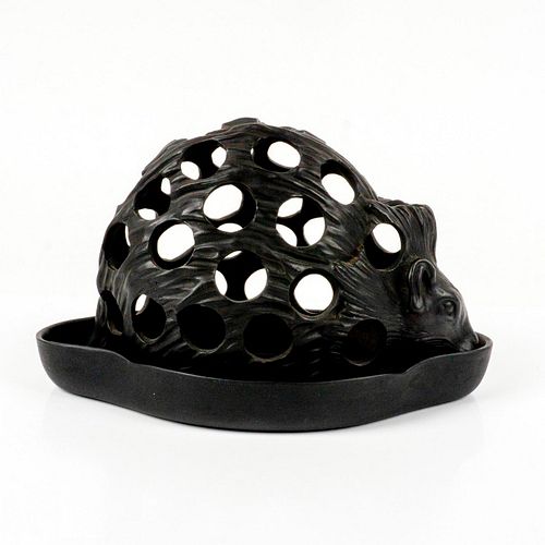 WEDGWOOD BLACK BASALT HEDGEHOG 394649