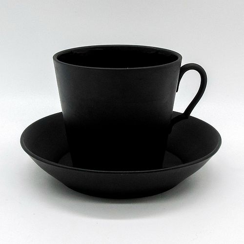 WEDGWOOD BLACK BASALT TEA CUP AND 39465a