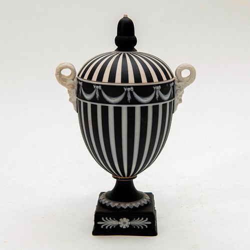 20TH C. WEDGWOOD JASPERWARE VASE WITH