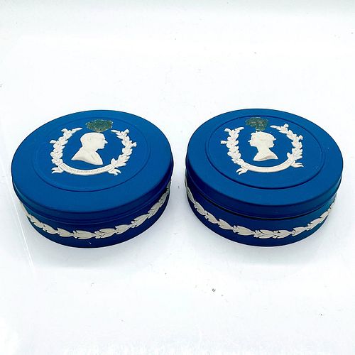 WEDGWOOD JASPERWARE PAIR COVERED