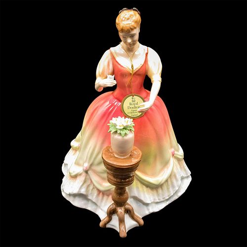 SARAH HN3380 ROYAL DOULTON FIGURINESigned 396fc5