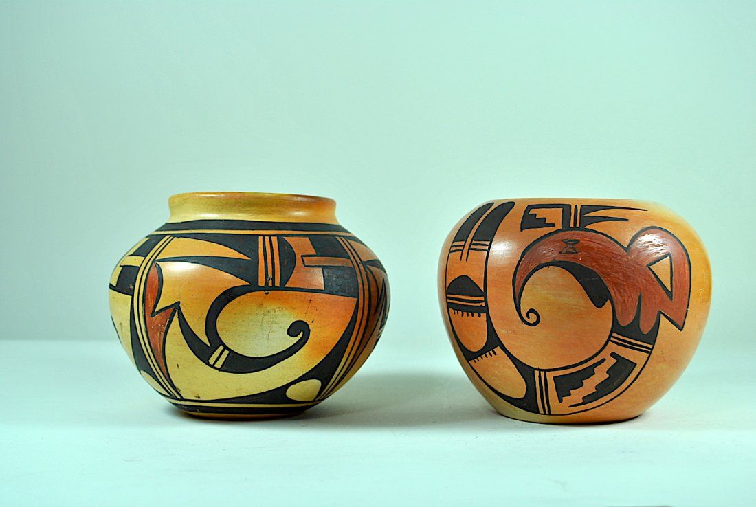 2 NATIVE AMERICAN HOPI VASES SIGNED