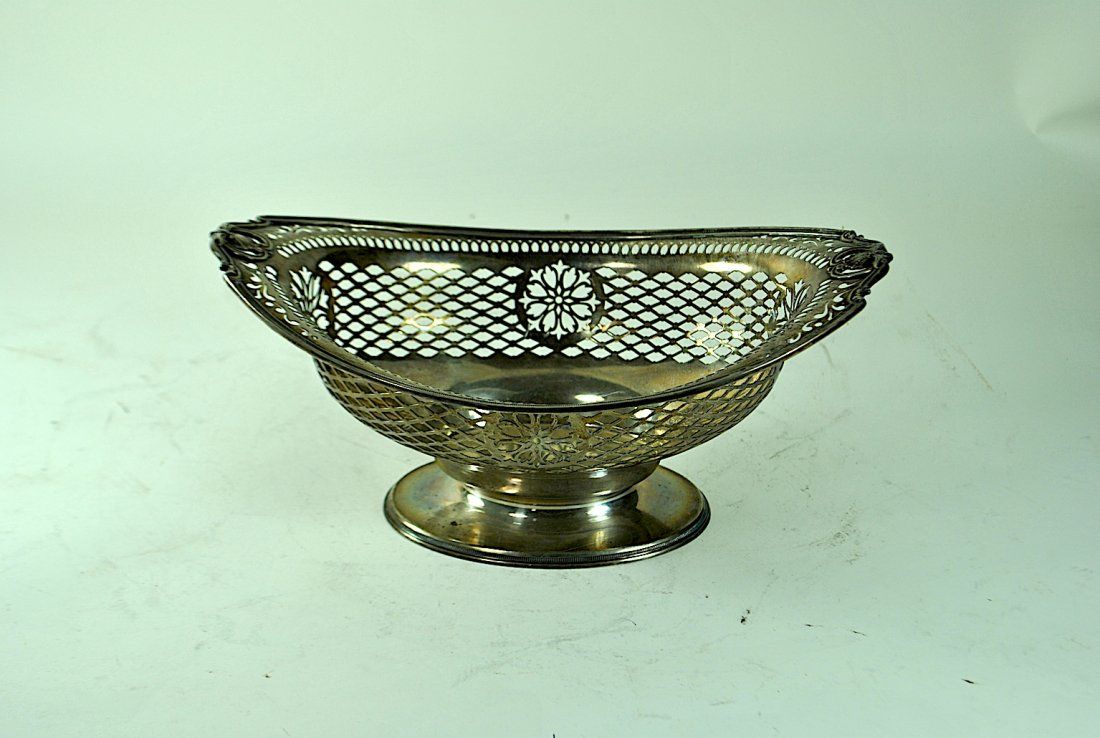 GORHAM STERLING OPENWORK OVAL PEDESTAL