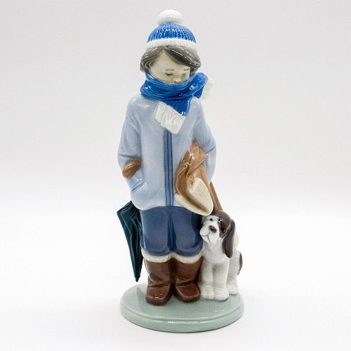 WINTER BOY WITH DOG 5520 - LLADRO