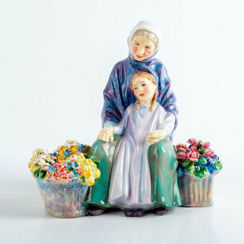 GRANNYS HERITAGE HN1874 - ROYAL DOULTON