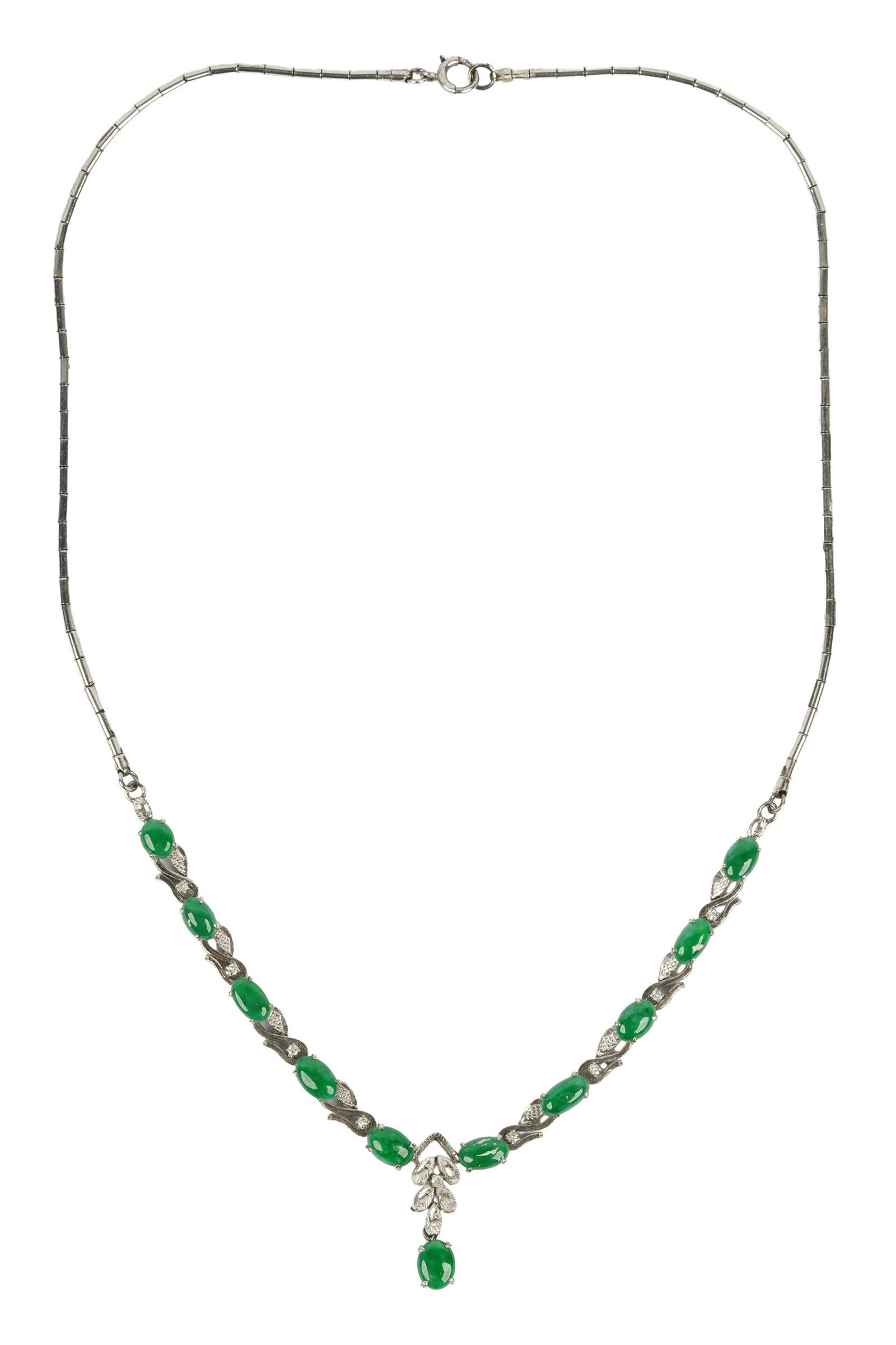 JADE & DIAMOND NECKLACEcontaining