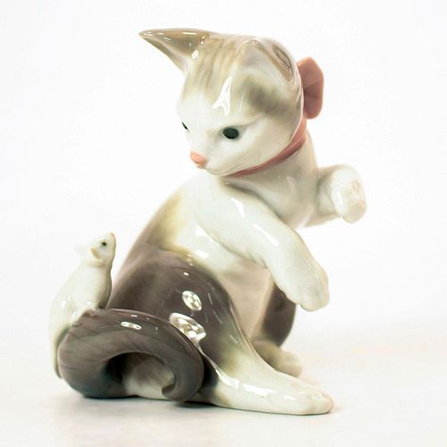 LLADRO PORCELAIN FIGURINE, CAT AND MOUSE