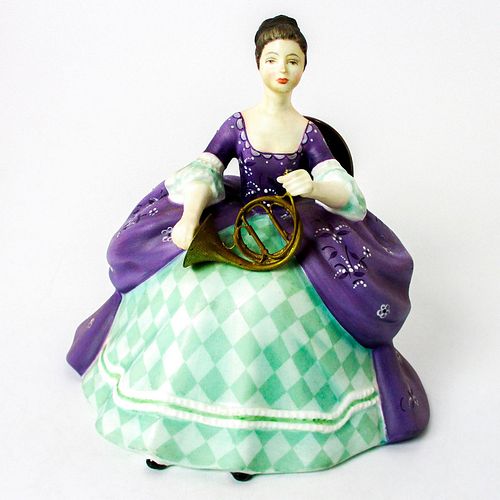 FRENCH HORN HN2795 - ROYAL DOULTON FIGURINEWoman