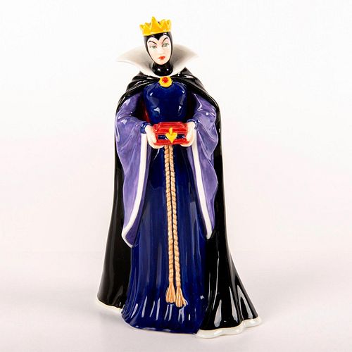 QUEEN HN3847 - ROYAL DOULTON FIGURINEThis