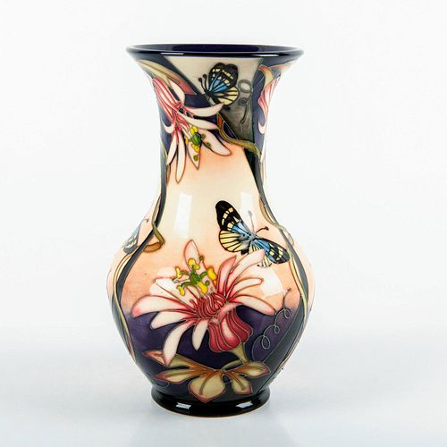 MOORCROFT POTTERY SIAN LEEPER VASE  397aa9