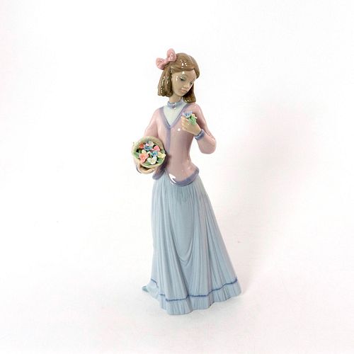 INNOCENCE IN BLOOM 1007644 - LLADRO